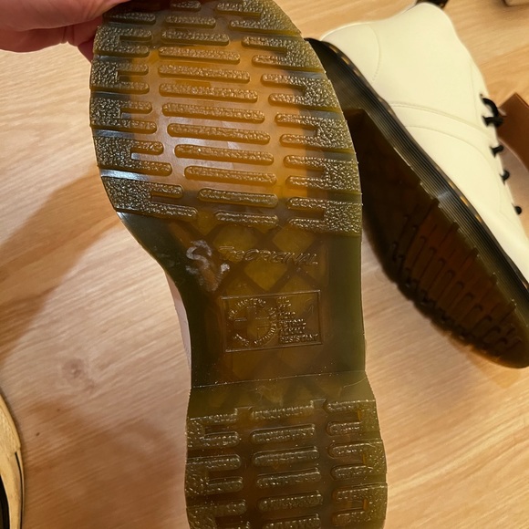 Dr. Martens CHURCH SMOOTH LEATHER MONKEY BOOTS SIZE 7 WHITE NWT - Picture 5 of 5